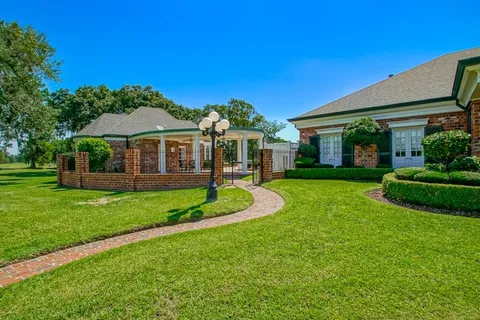 $1,250,000 | 10 Villere Place, Destrehan, LA 70047