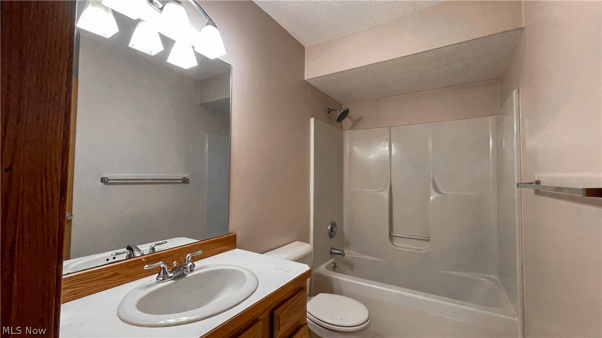 2736 Pressler Road Akron, OH 44312 - Photo 14 of 17
