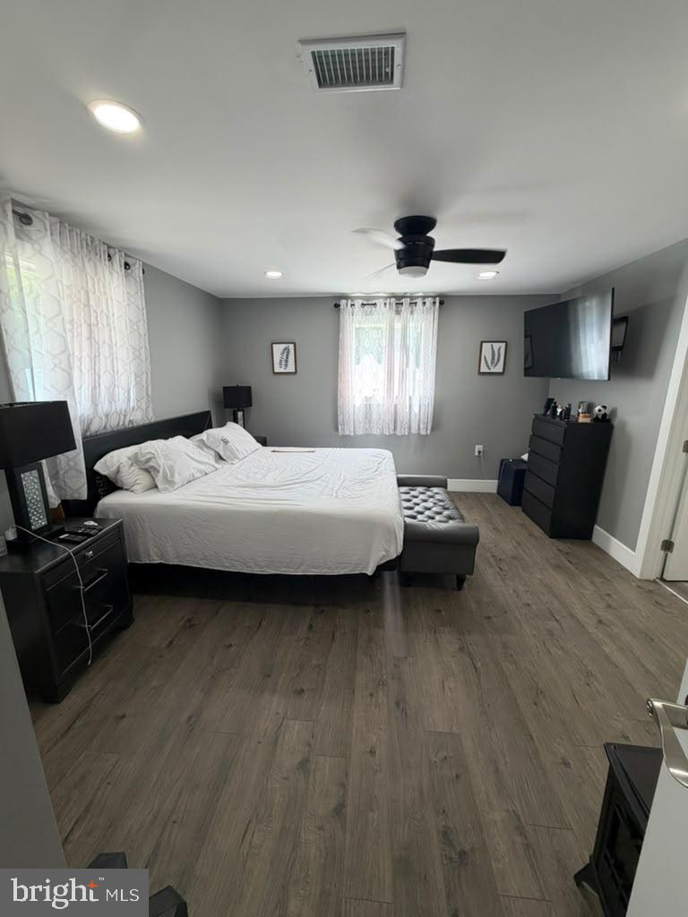 206 Jarvis Road Sicklerville, NJ 08081 - Photo 8 of 31 Modern retreat with serene ambiance.