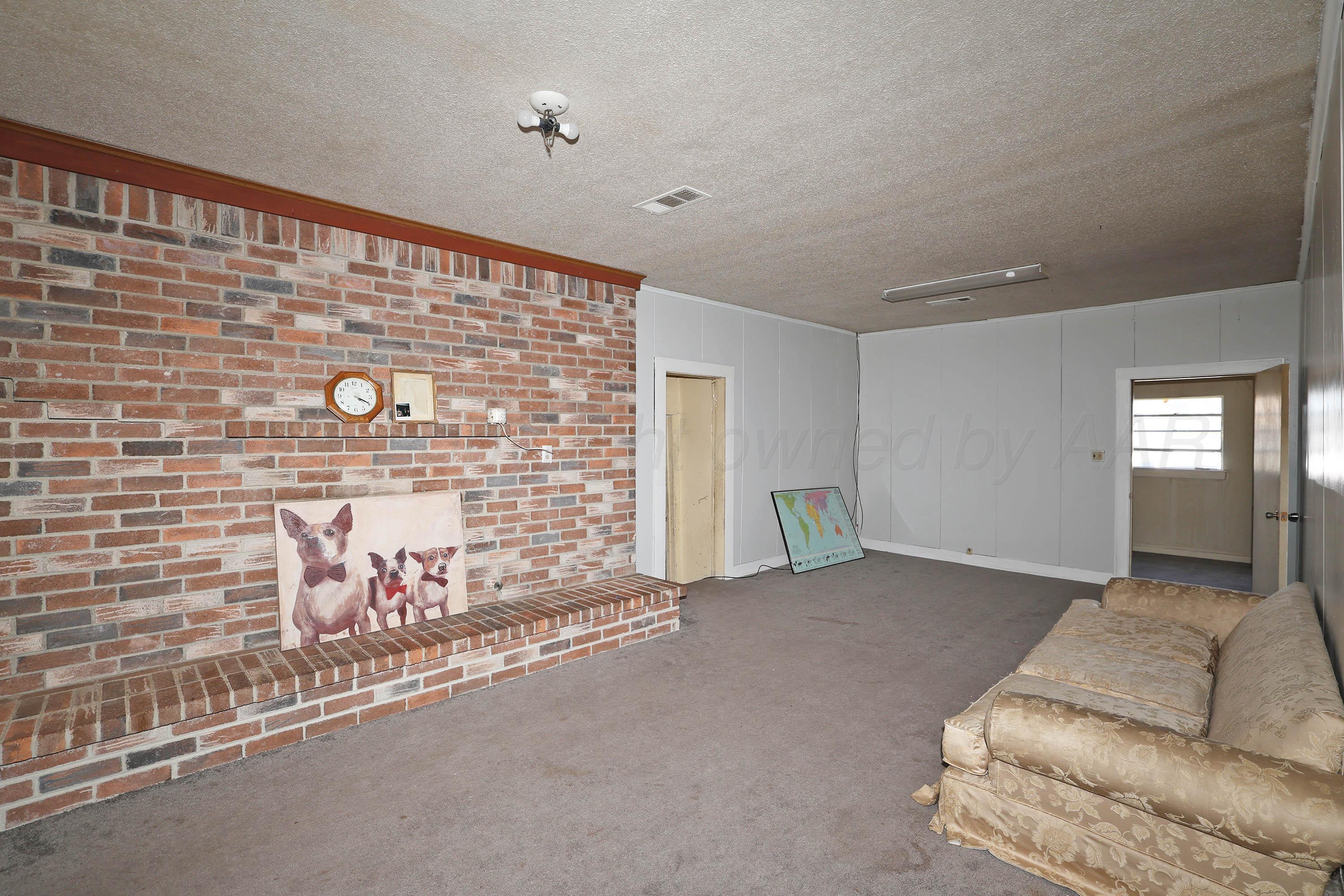 2001 Northwest 13th Avenue Amarillo, TX 79107 - Photo 9 of 35 a view of livingroom with window