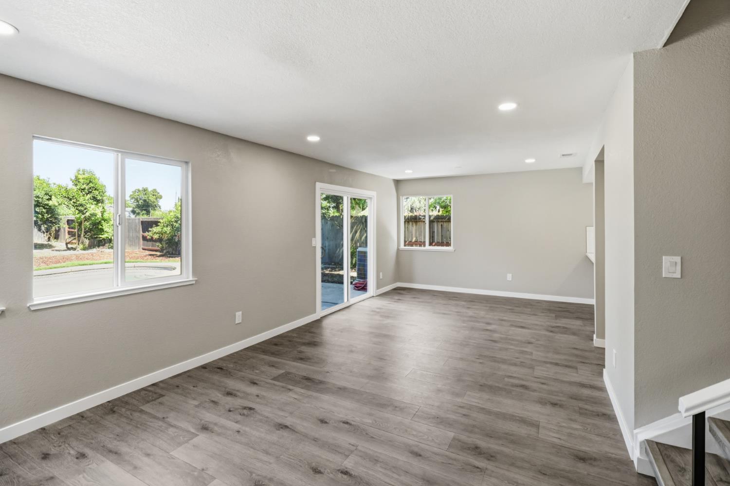 7521 Delta Pointe Way Sacramento, CA 95823 - Photo 10 of 48