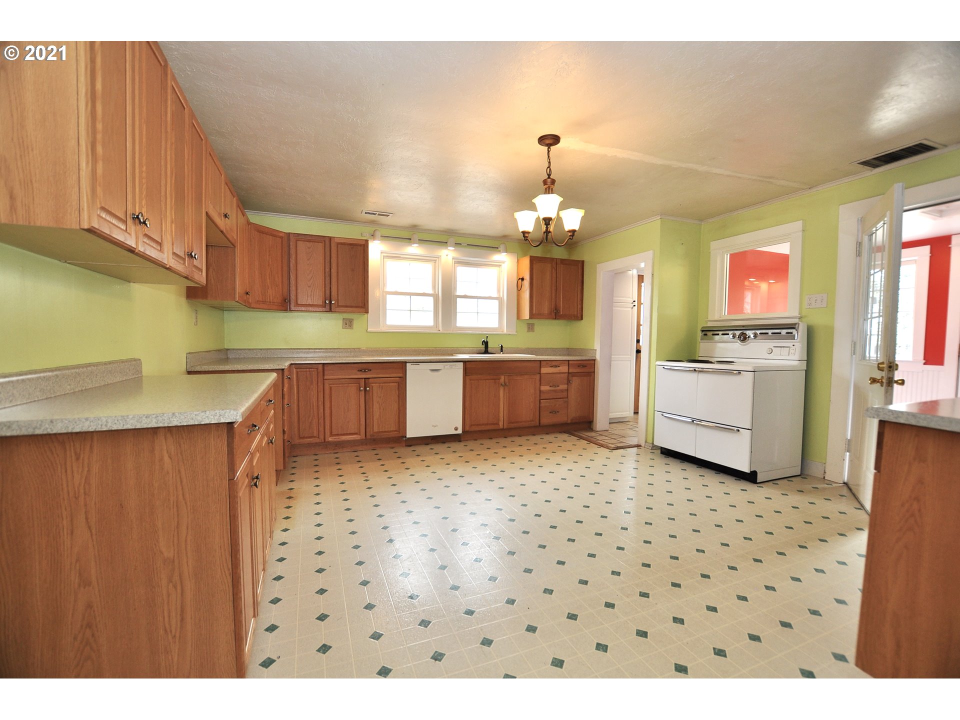 326 Southeast Twp Road Canby, OR 97013 - Photo 8 of 31 Gallery Image 8