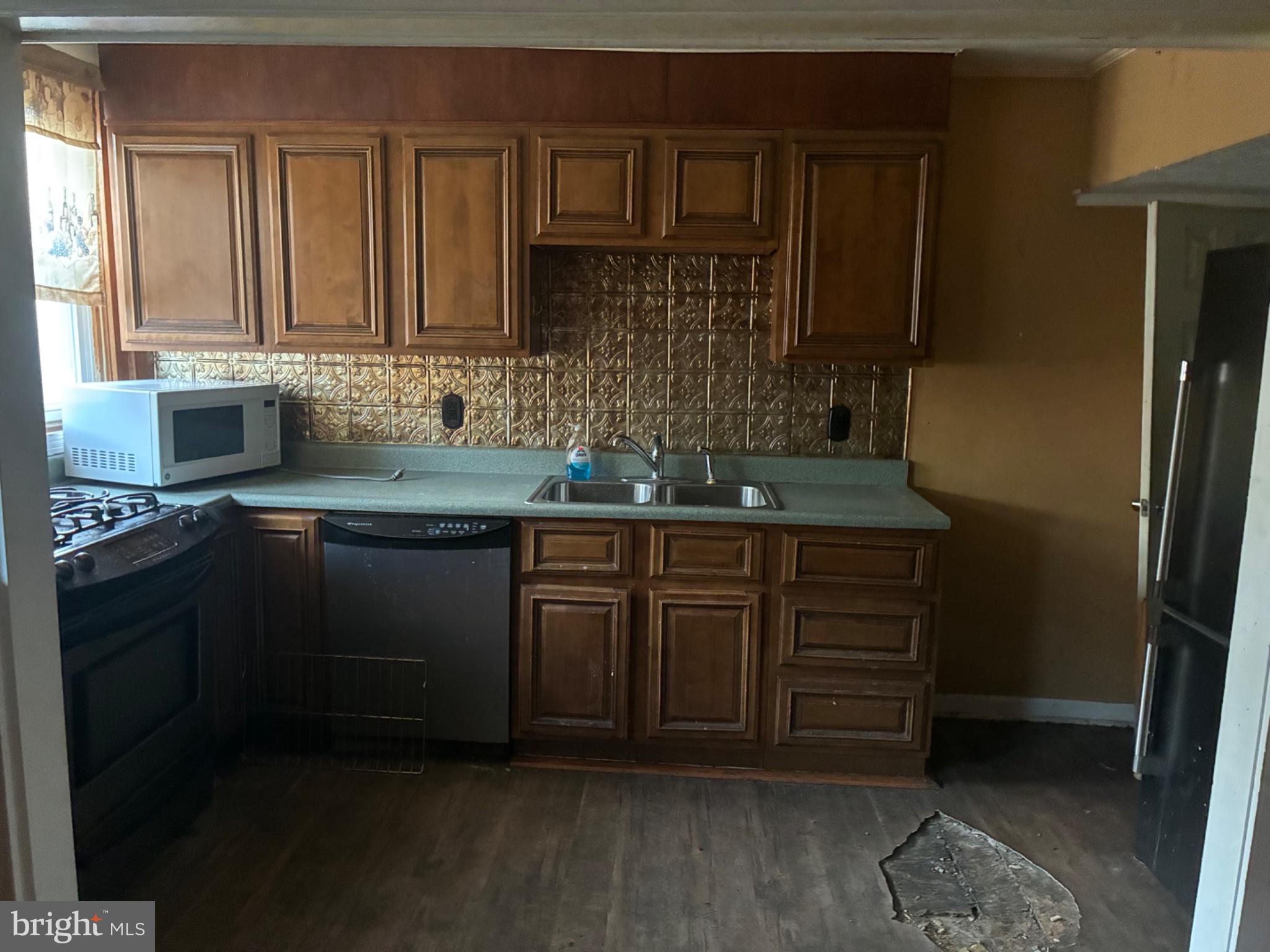 6612 Lotus Road Philadelphia, PA 19151 - Photo 10 of 24 Gallery Image 10