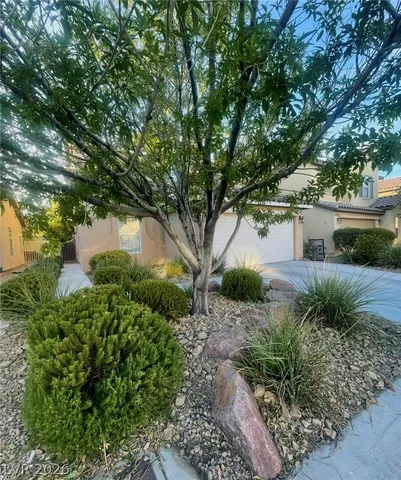 $1,916 | 8029 North Copperhead Creek Street, Las Vegas, NV 89143