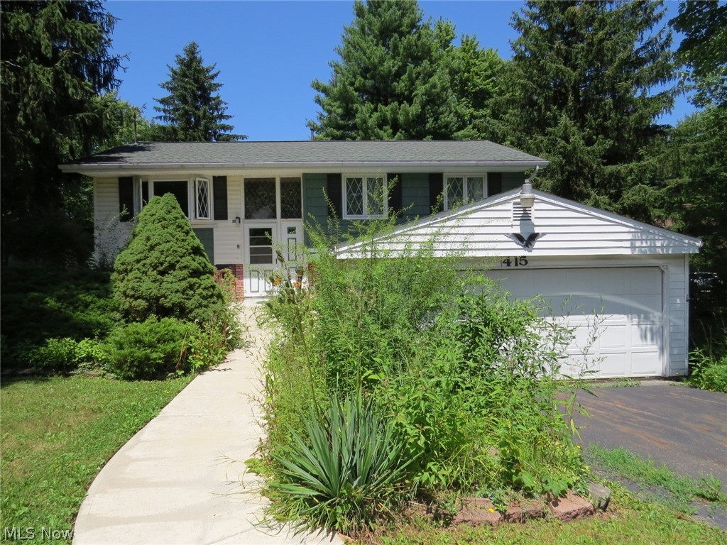 415 Center Road Hinckley, OH 44233 - Photo 1 of 22 Gallery Image 1