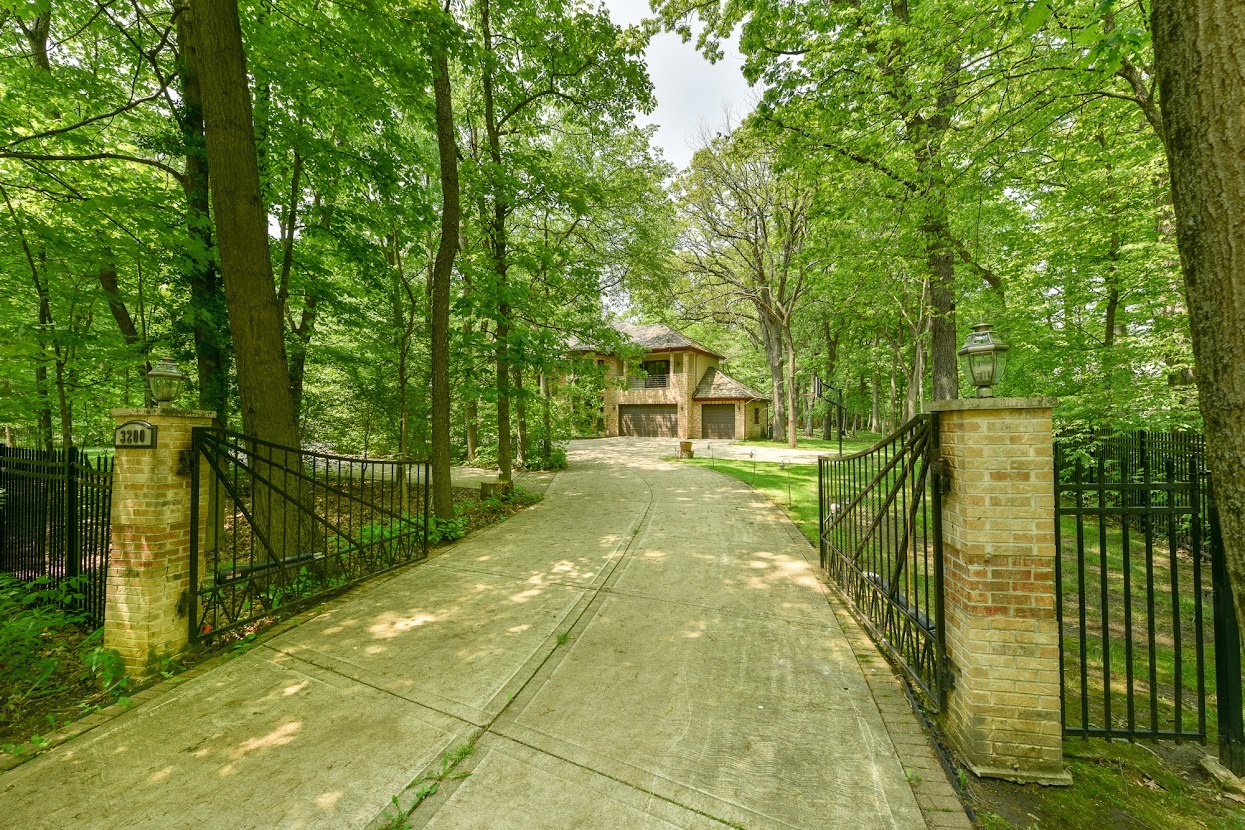 3200 Blackthorn Road Riverwoods, IL 60015 - Photo 2 of 15 Gallery Image 2