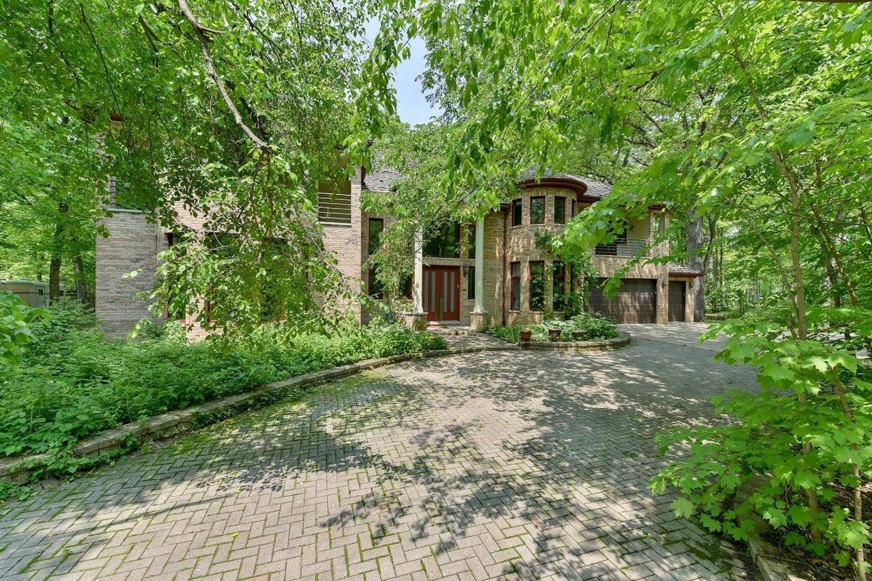 3200 Blackthorn Road Riverwoods, IL 60015 - Photo 3 of 15 Gallery Image 3