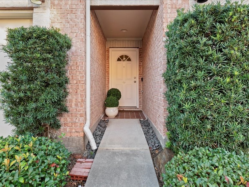5941 South Loop E Freeway, Unit 504 Houston, TX 77033 - Photo 5 of 39 a view of a entryway in front of house