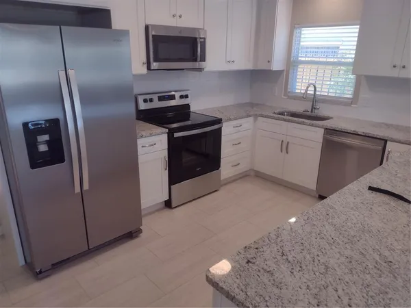 $3,700 | 830 East 18th Avenue, New Smyrna Beach, FL 32169