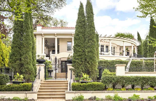 $3,495,000 | 2427 Lake Of The Isles Parkway East, Minneapolis, MN 55405