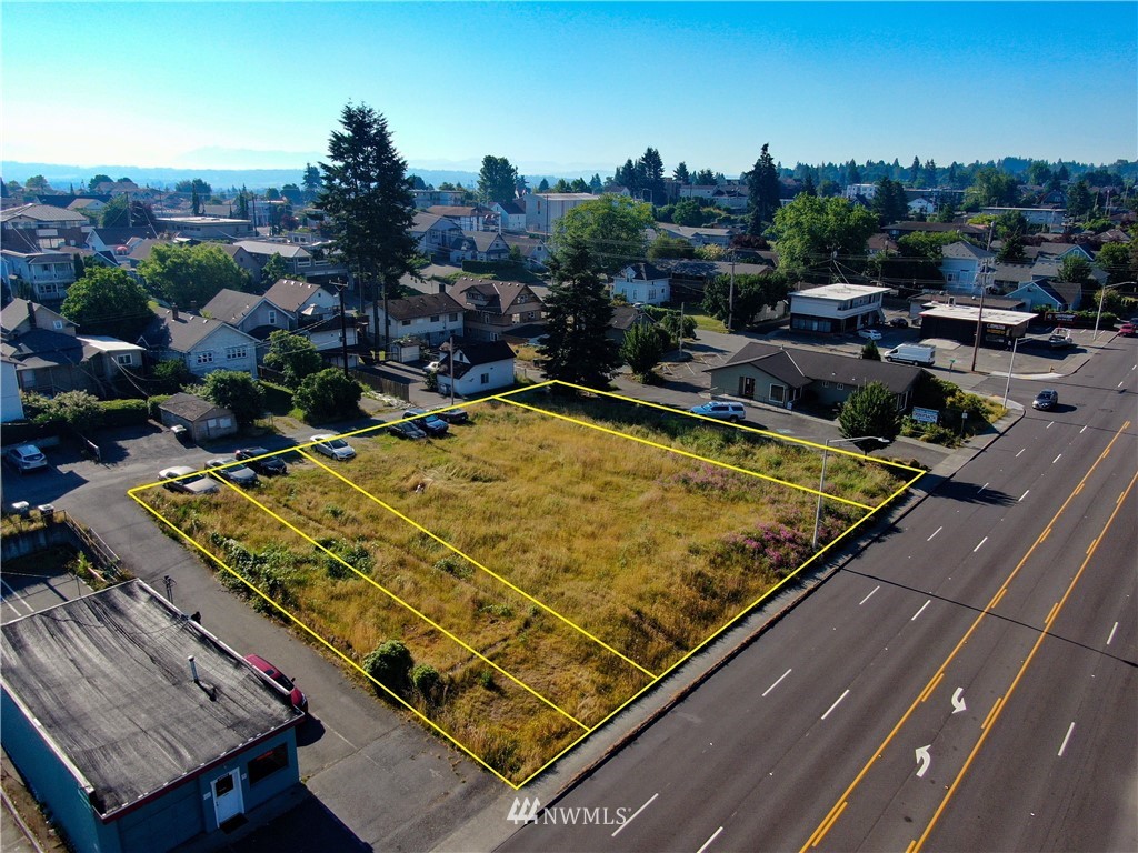 3213 Rucker Avenue Everett, WA 98201 - Photo 3 of 8