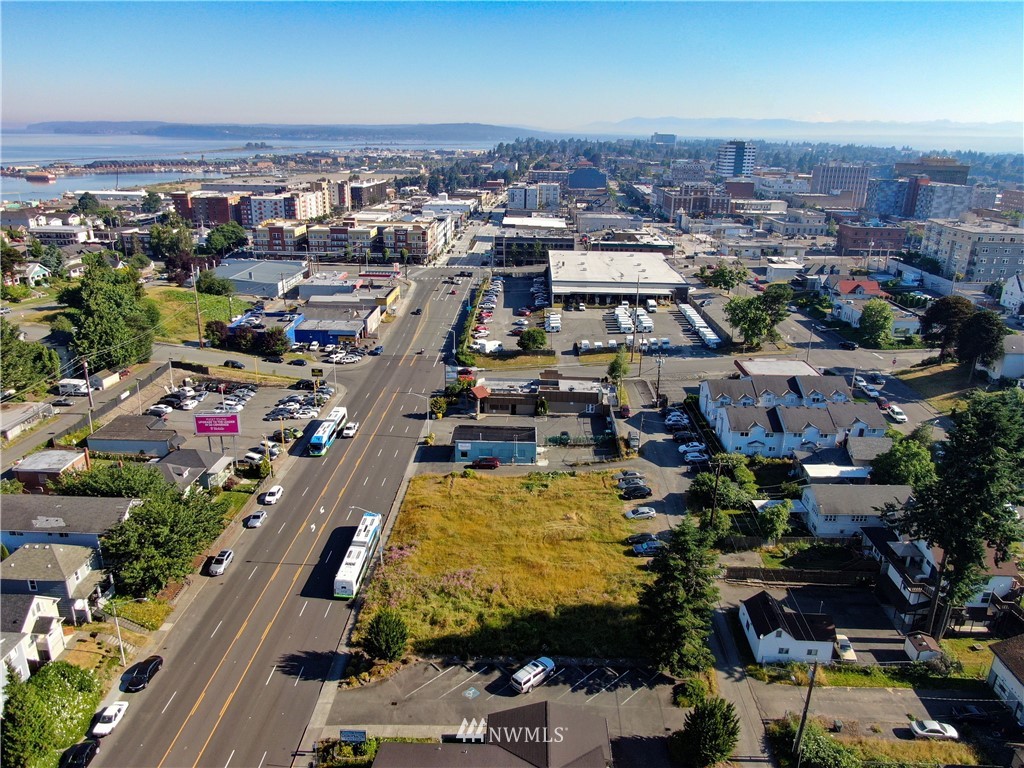 3213 Rucker Avenue Everett, WA 98201 - Photo 4 of 8