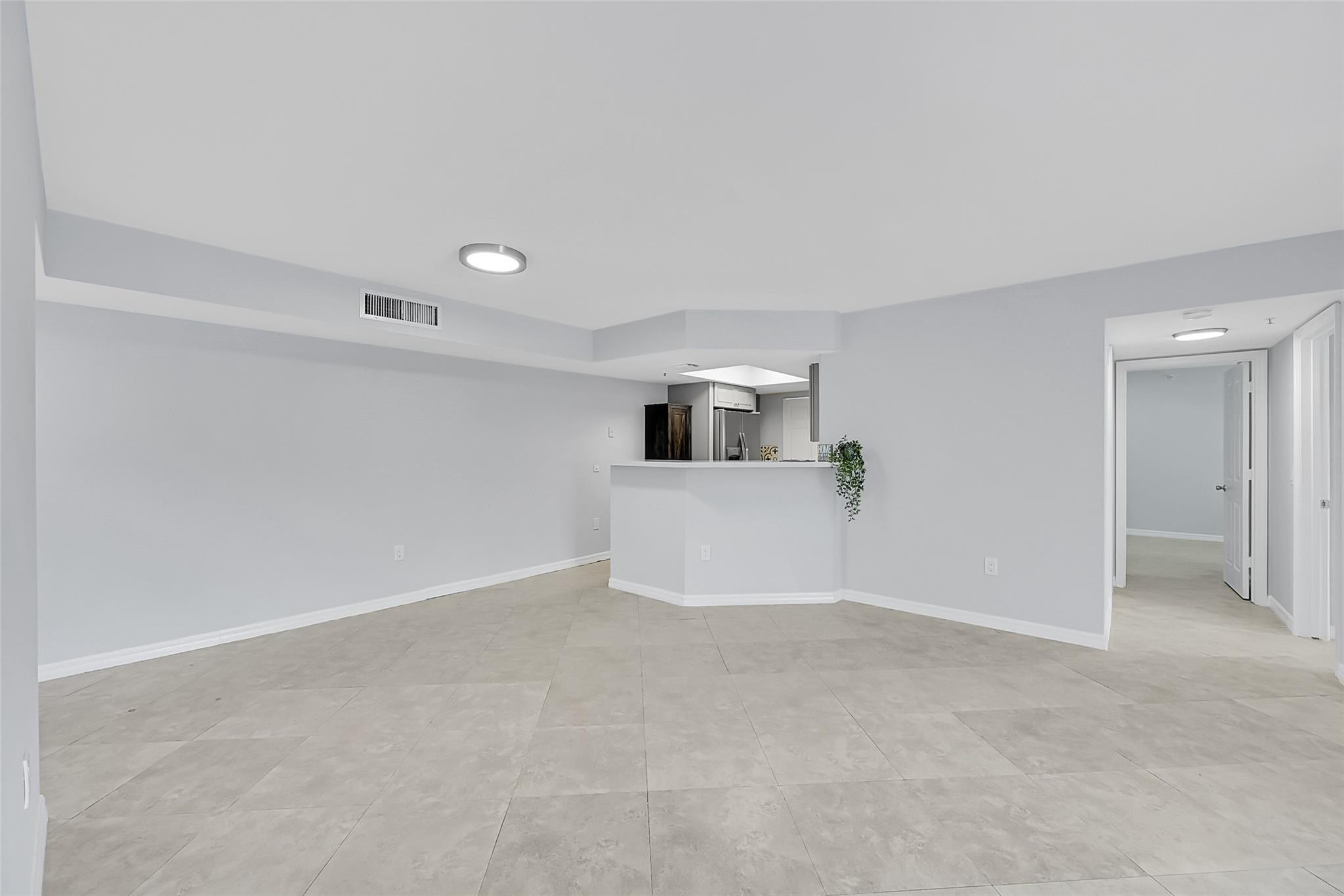 5005 Wiles Road, Unit 203 Pompano Beach, FL 33073 - Photo 7 of 38 Photo 7