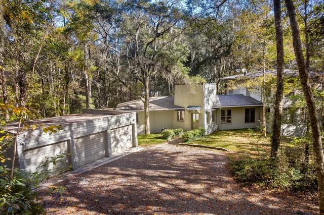 $1,100,000 | 17 Middleton Oaks Road, Charleston, SC 29414