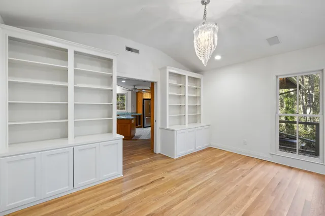 $1,100,000 | 17 Middleton Oaks Road, Charleston, SC 29414