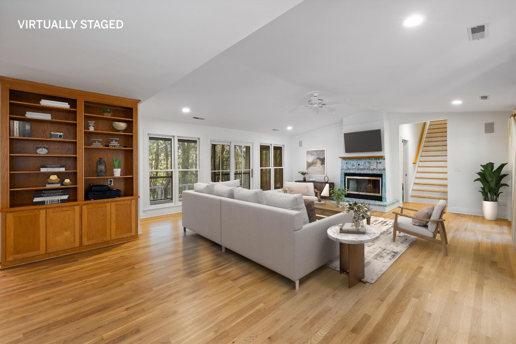 17 Middleton Oaks Road Charleston, SC 29414 - Photo 2 of 32 Living Room VS