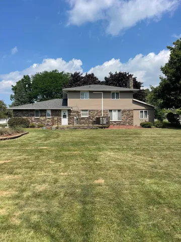 $390,000 | 3076 Inverness Lane, New Franken, WI 54229