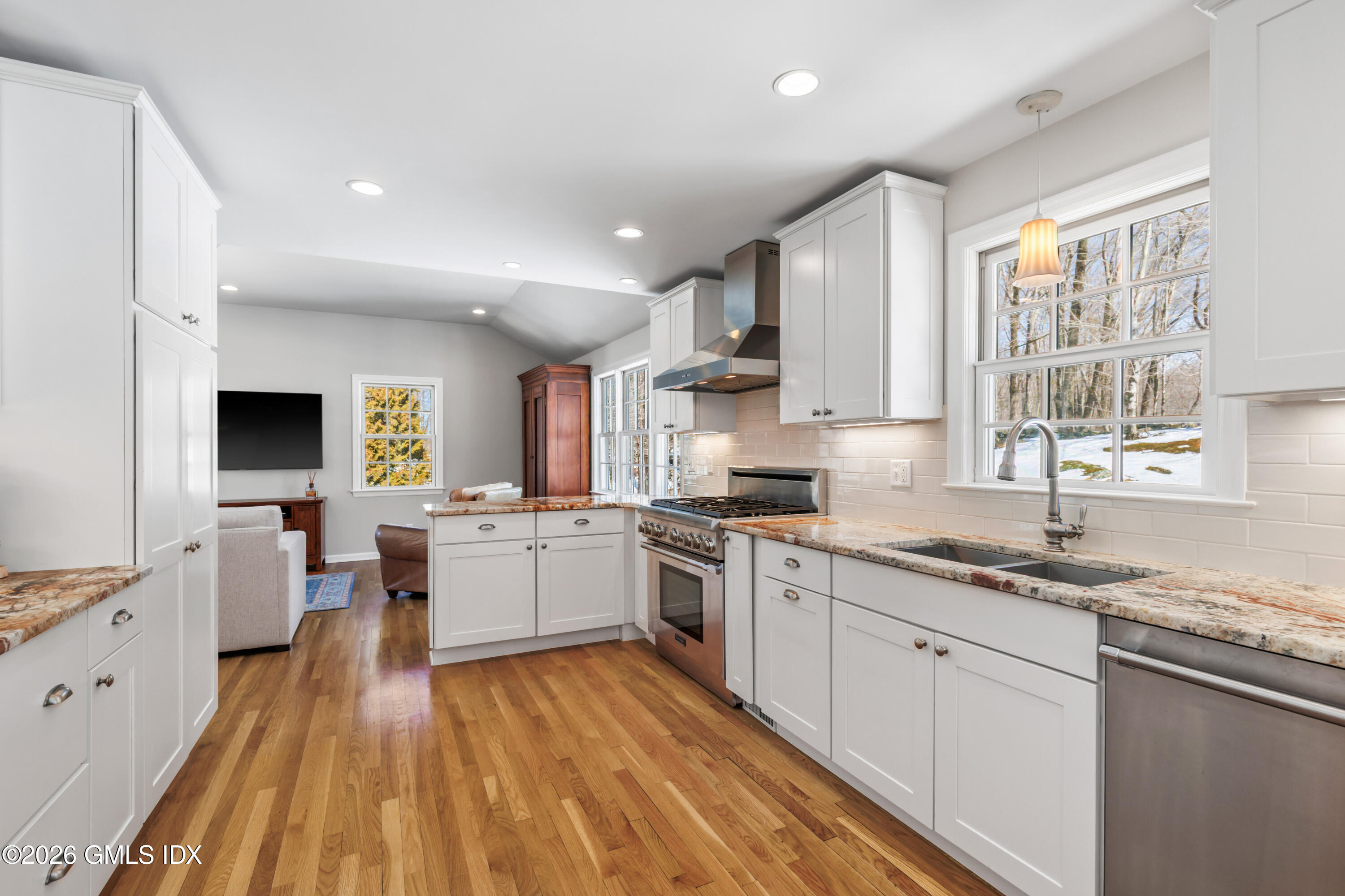40 Thunder Mountain Road Greenwich, CT 06831 - Photo 14 of 35 kitchen