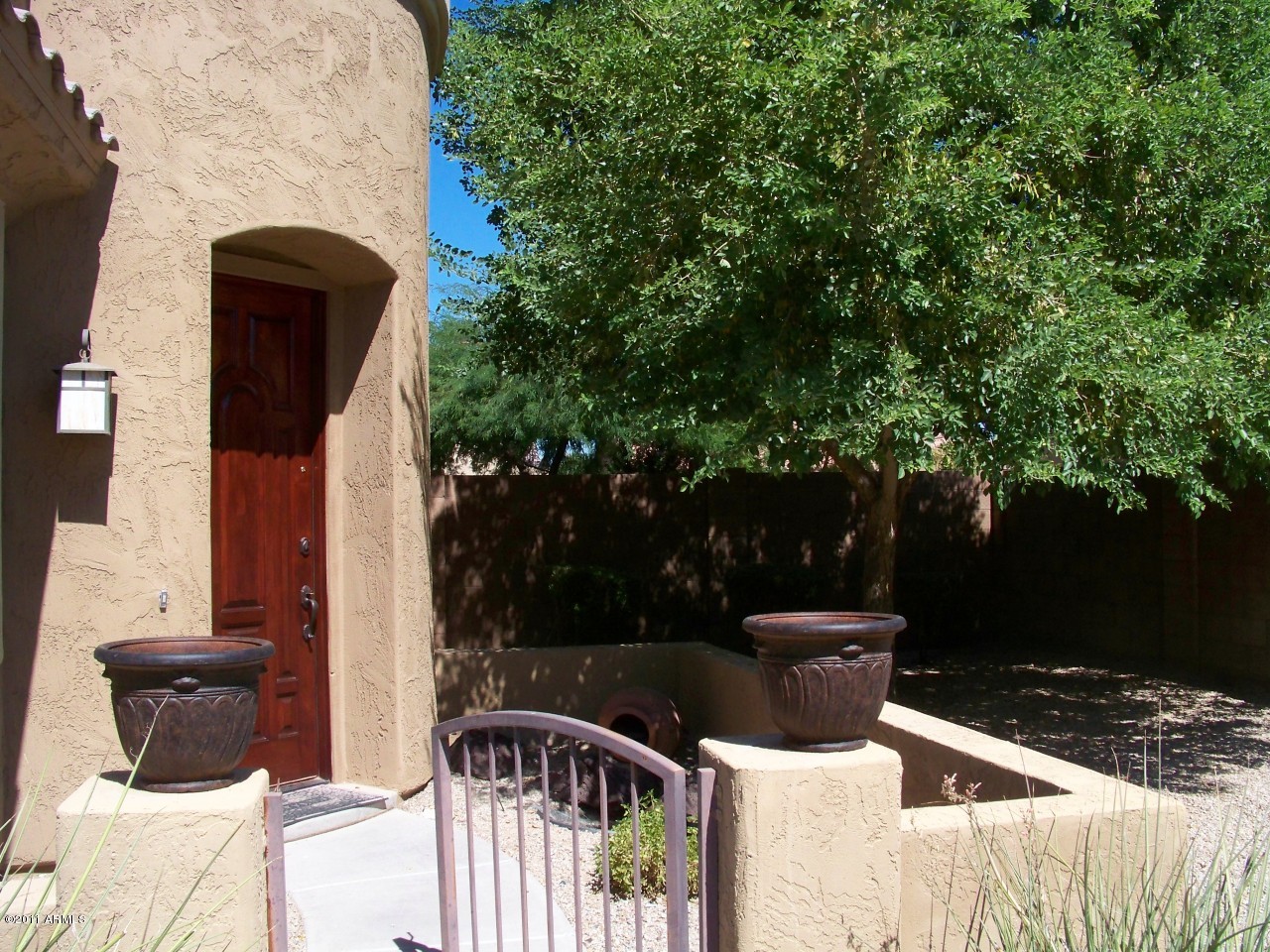 2128 West Harwell Rd. Phoenix, AZ 85041 - Photo 3 of 39 COURTYARD