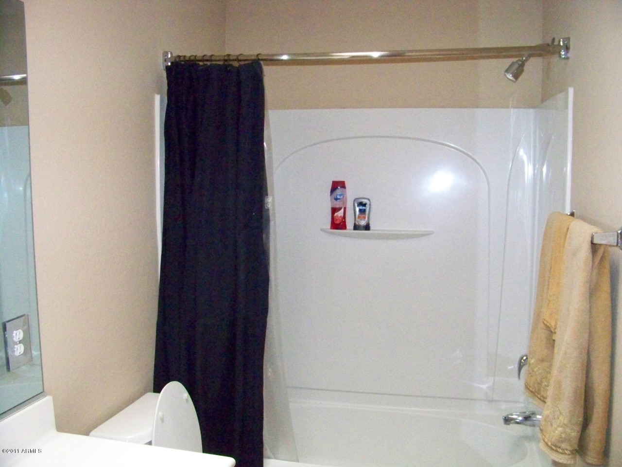 2128 West Harwell Rd. Phoenix, AZ 85041 - Photo 34 of 39 BATHROOM