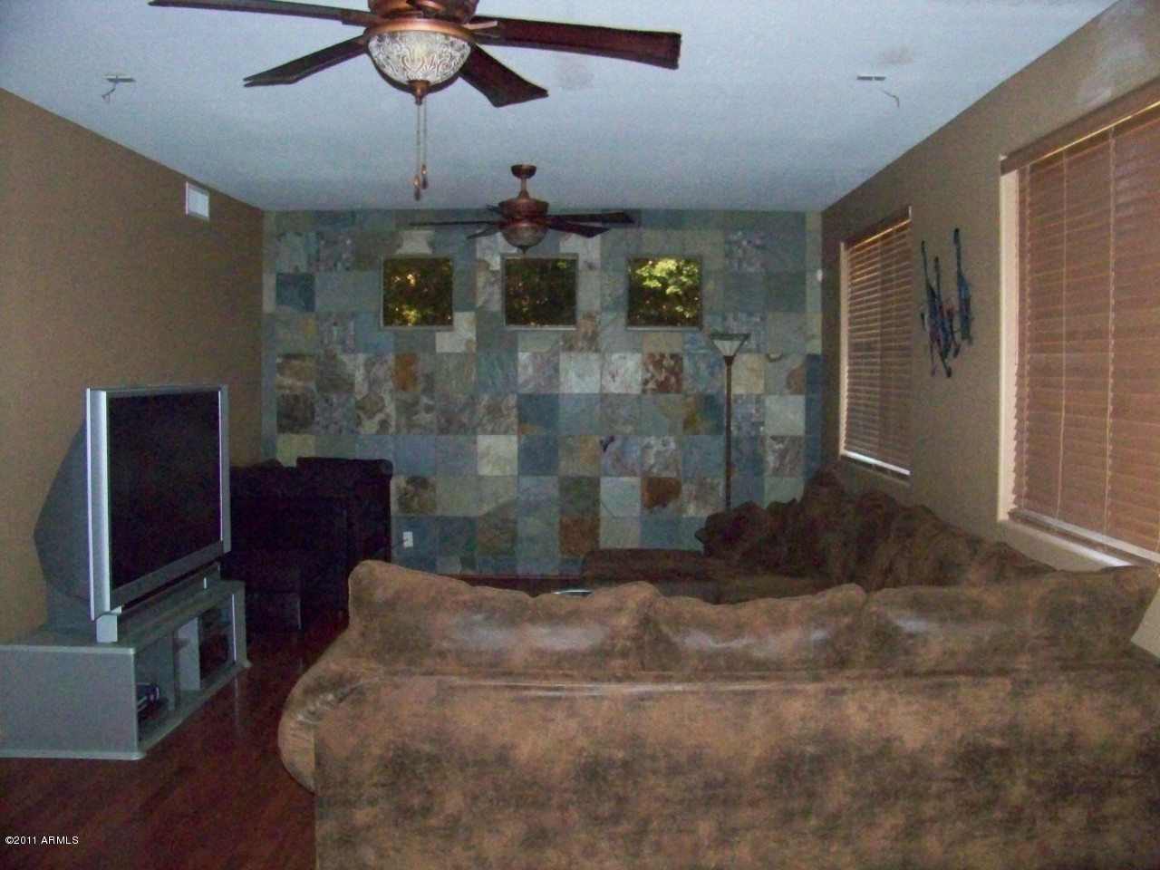 2128 West Harwell Rd. Phoenix, AZ 85041 - Photo 7 of 39 LIVING ROOM