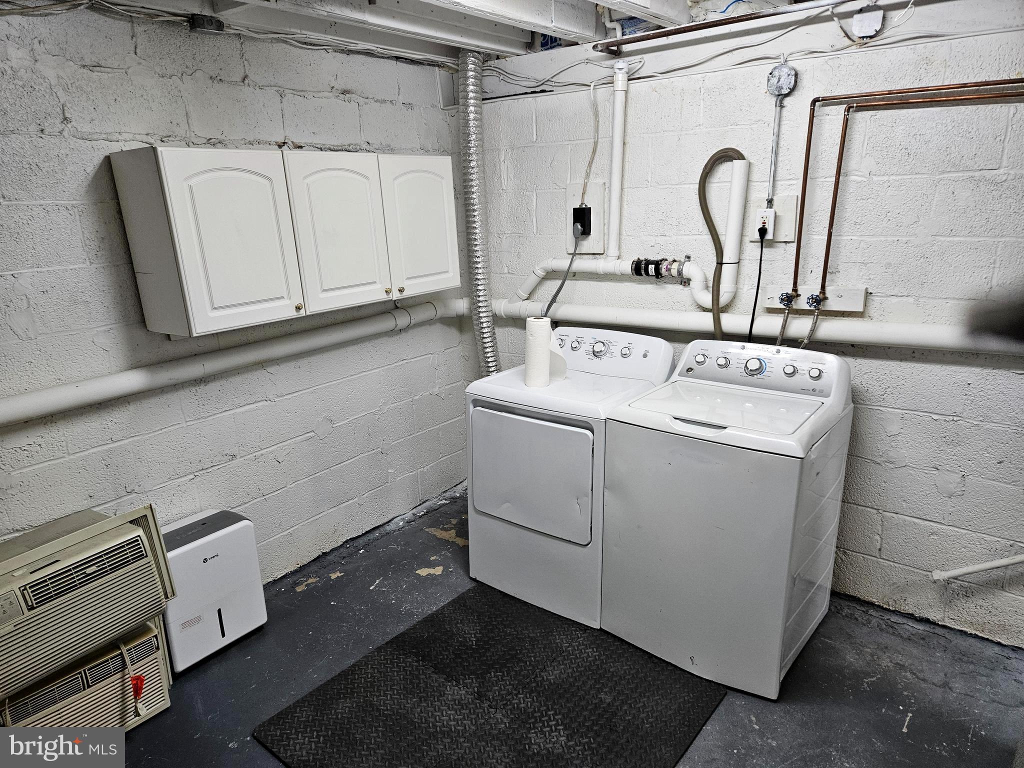 506 Rancocas Avenue Hainesport, NJ 08036 - Photo 15 of 22 a utility room with dryer and washer