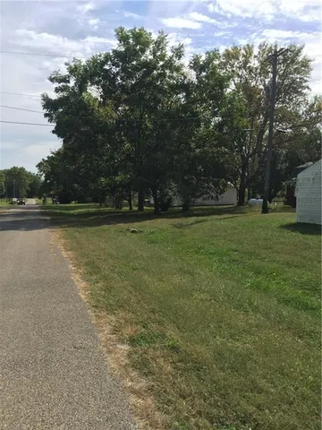 $75,000 | 210 Preston Street, Kincaid, KS 66039