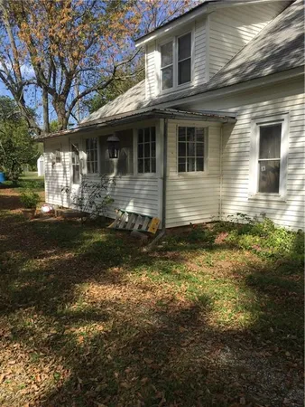 $65,000 | 210 Preston Street, Kincaid, KS 66039