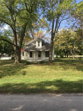 $65,000 | 210 Preston Street, Kincaid, KS 66039