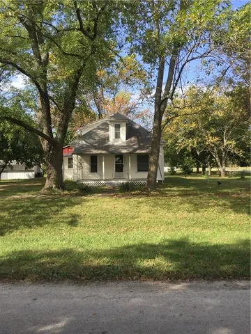 $75,000 | 210 Preston Street, Kincaid, KS 66039