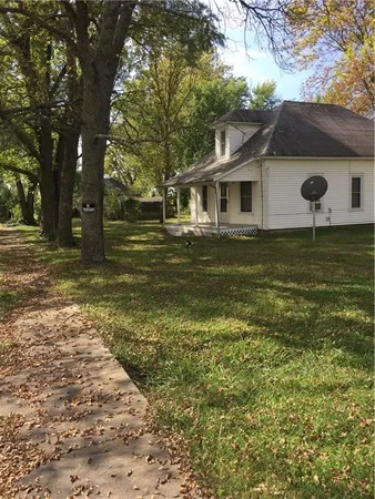 $65,000 | 210 Preston Street, Kincaid, KS 66039