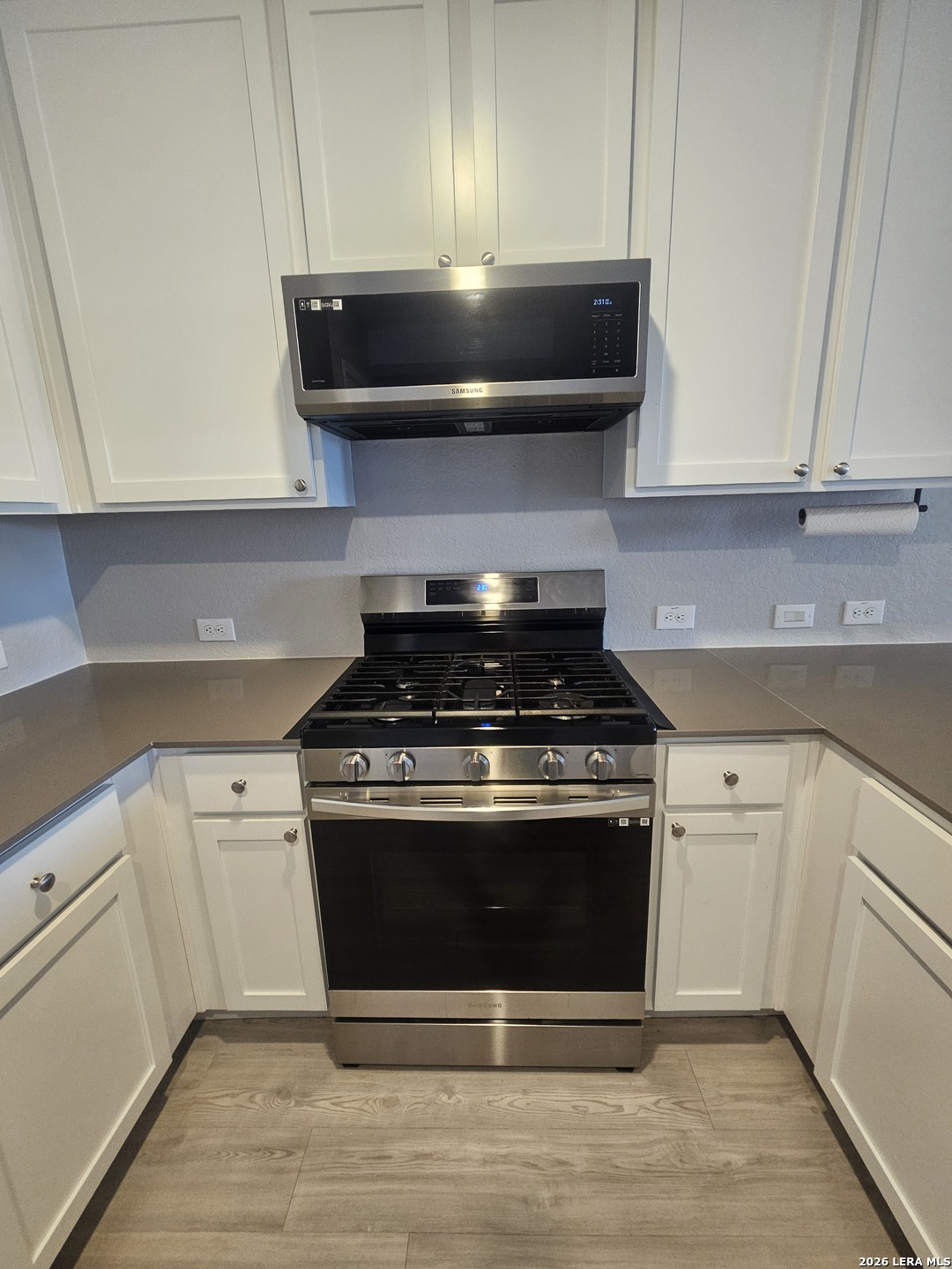 6855 Burgess Ridge Converse, TX 78109 - Photo 4 of 33 Gallery Image 4
