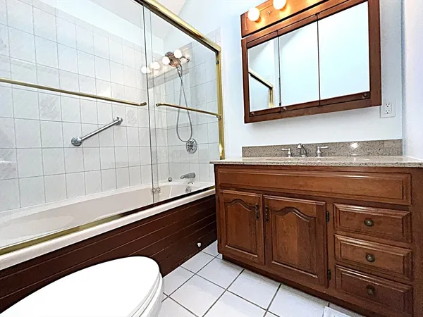 $3,000 | 29 Cottage Street, Unit 2, Natick, MA 01760