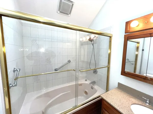 $3,000 | 29 Cottage Street, Unit 2, Natick, MA 01760