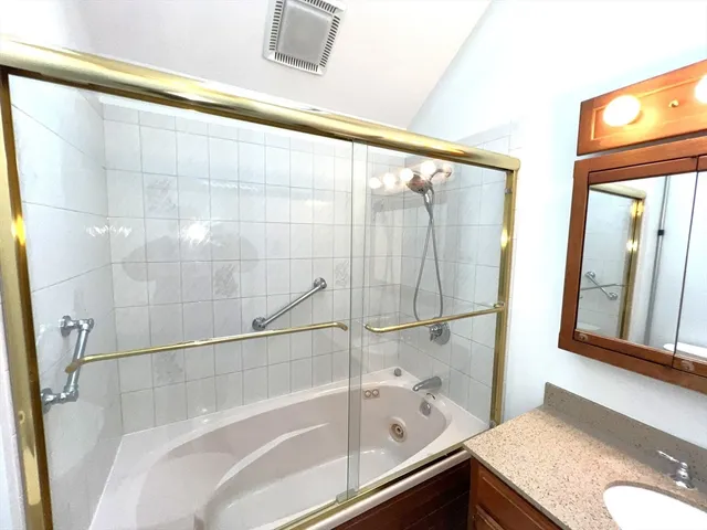 $3,000 | 29 Cottage Street, Unit 2, Natick, MA 01760