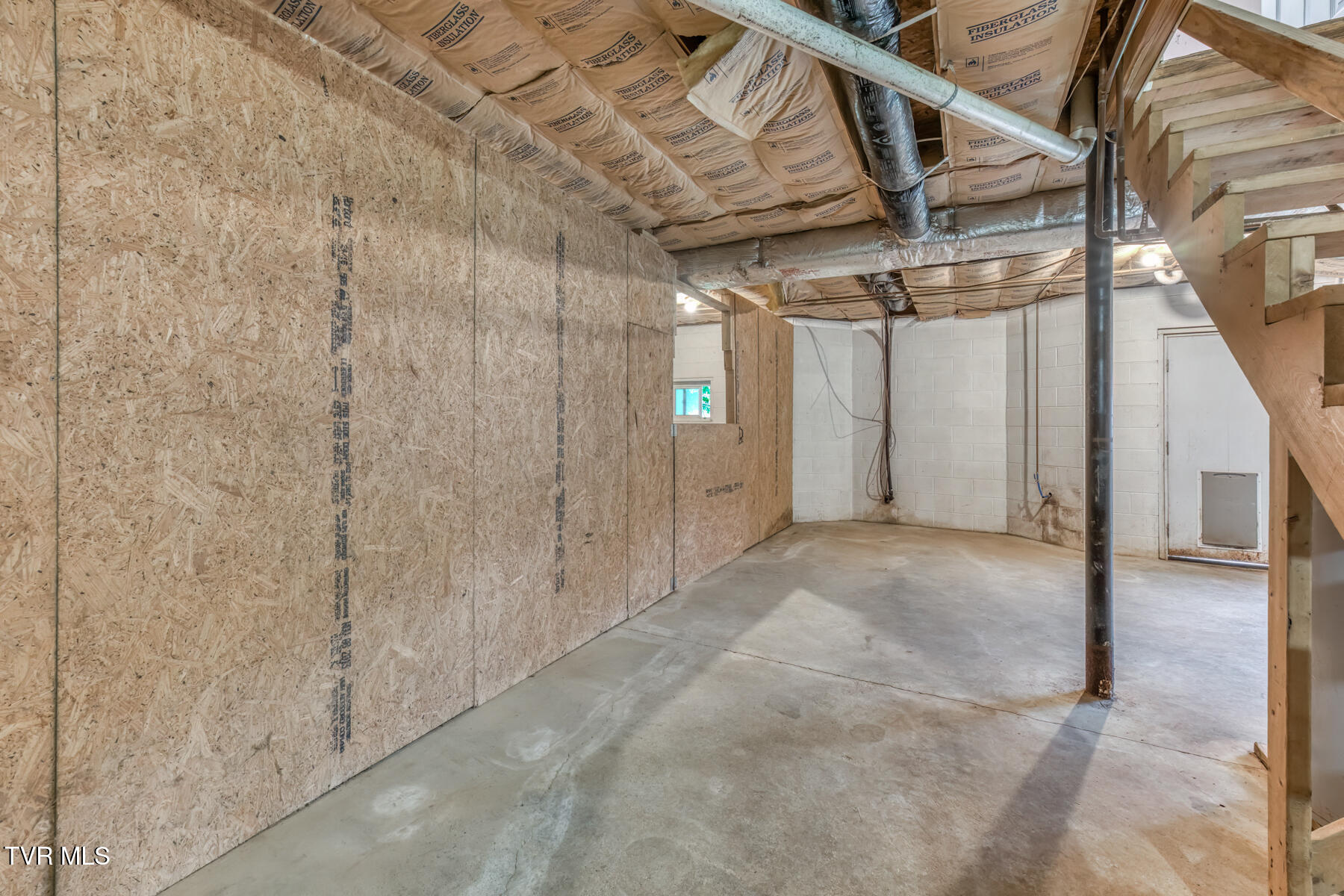 807 North Mohawk Drive Erwin, TN 37650 - Photo 23 of 39 807 N Mohawk Dr-25