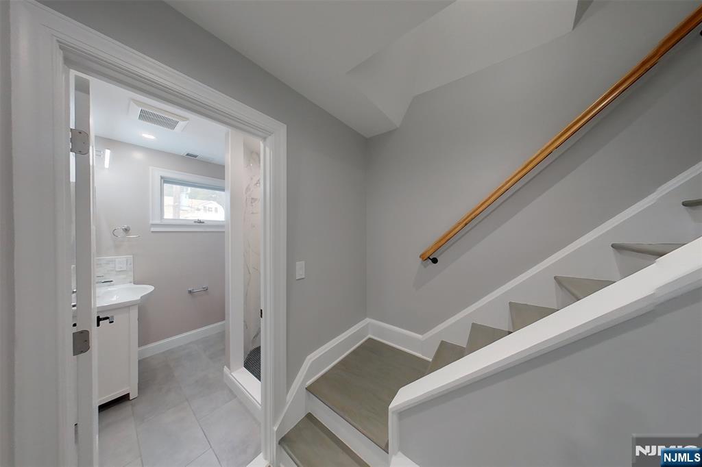 262 Main Street East Rutherford, NJ 07073 - Photo 13 of 22