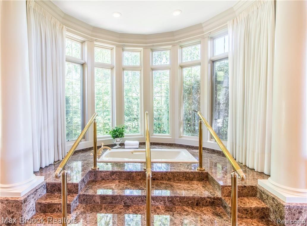 1855 Rathmor Road Bloomfield Hills, MI 48304 - Photo 11 of 49 IMG_7947-HDR-2.jpg