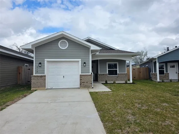 $259,000 | 213 Dipping Stream Street, Houston, TX 77076