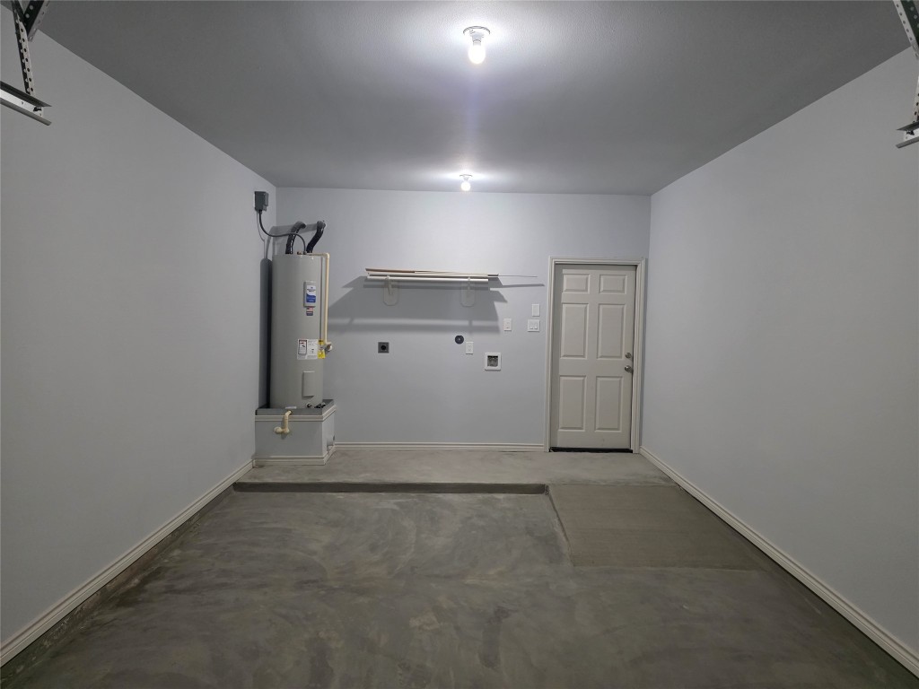 213 Dipping Stream Street Houston, TX 77076 - Photo 10 of 10 Garage