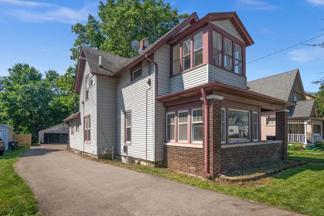 $239,900 | 428 East Wilson Street, Batavia, IL 60510