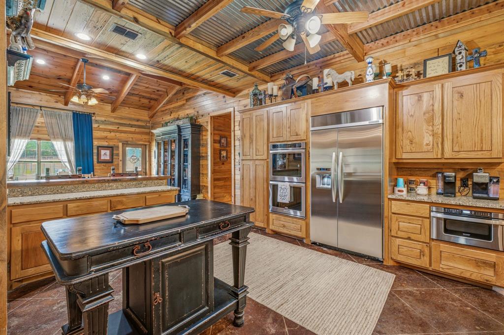 261 Dub Lane Weatherford, TX 76088 - Photo 10 of 40
