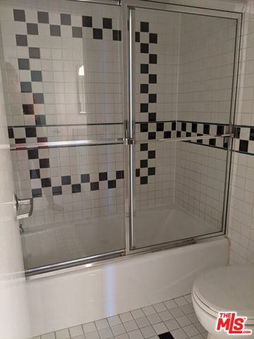 $2,850 | 906 North Doheny Drive, Unit 501, West Hollywood, CA 90069