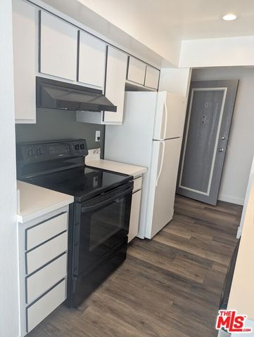 $2,850 | 906 North Doheny Drive, Unit 501, West Hollywood, CA 90069