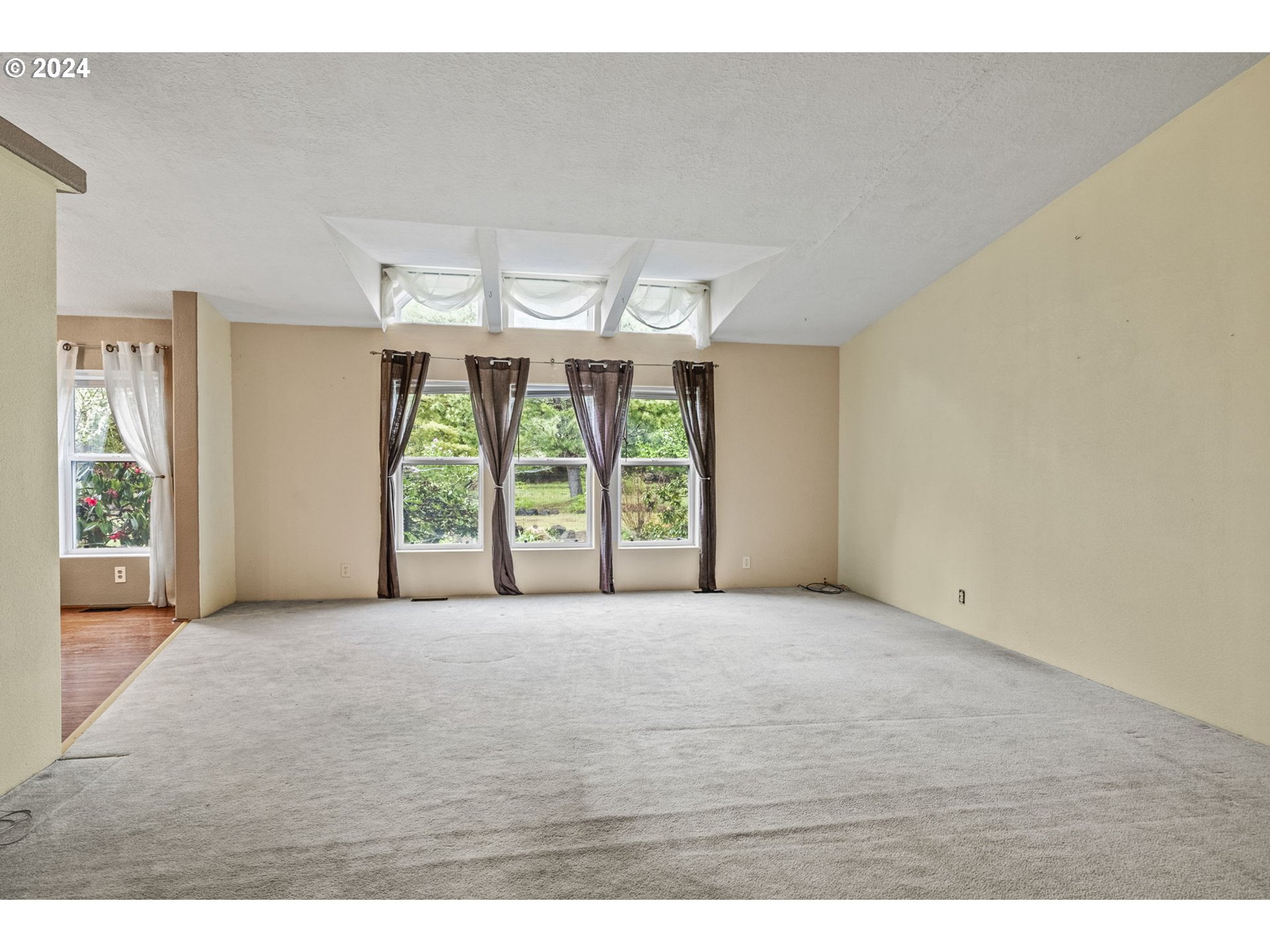 400 Lapham Road Toutle, WA 98649 - Photo 5 of 37 a view of an empty room with a window