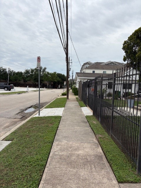 5102 Center Street Houston, TX 77007 - Photo 5 of 8