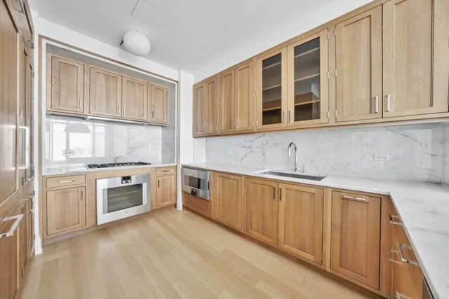 $28,950 | 30 Park Place, Unit 67B | TriBeCa