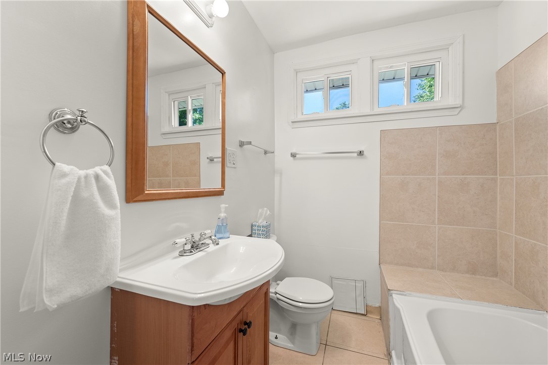 1395 Delia Avenue Akron, OH 44320 - Photo 29 of 50