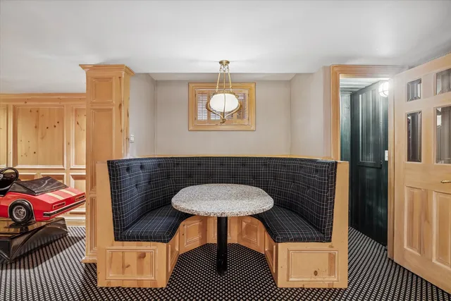 $1,375,000 | 2266 Pebble Creek Drive, Lisle, IL 60532