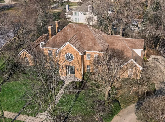 $1,375,000 | 2266 Pebble Creek Drive, Lisle, IL 60532